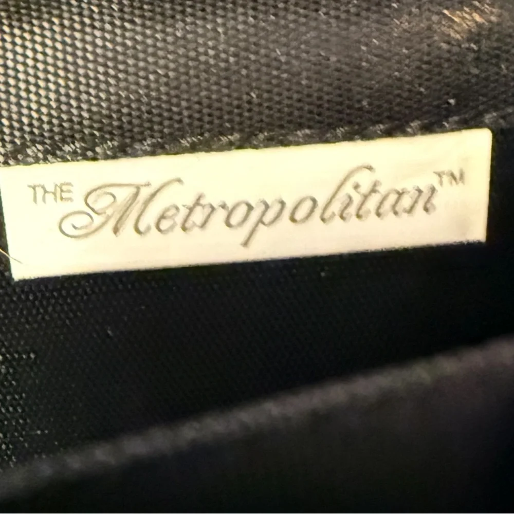 Metropolitan Croc Embossed Bifold Kiss Lock Wallet Clutch Black Vegan Leather